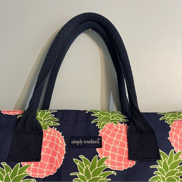 Simply Southern large beach/travel bag- navy and pink pineapple EUC - Picture 3 of 14